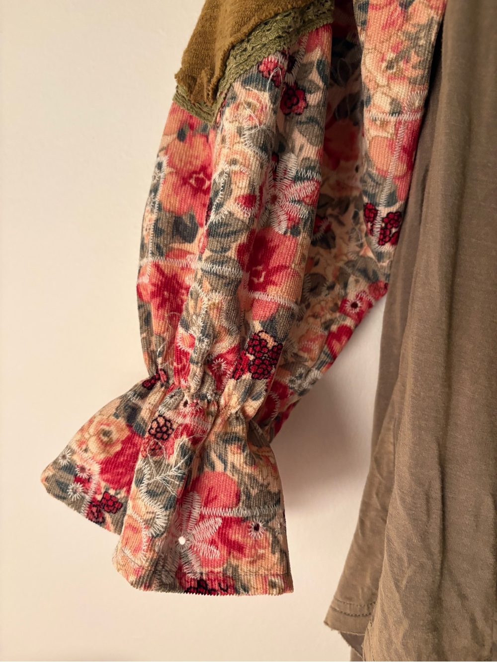 Boutique Romantic Boho Top - Picture 2 of 6